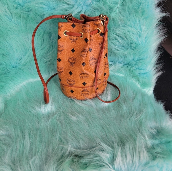 AUTHENTIC MCM BUCKET BAG - Picture 2 of 4